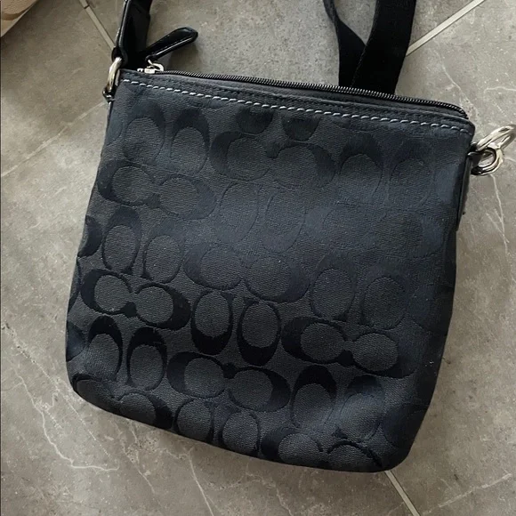 4 piece Bundle Of Authentic Coach Bags and 2 other brand high quality purses - Picture 7 of 16